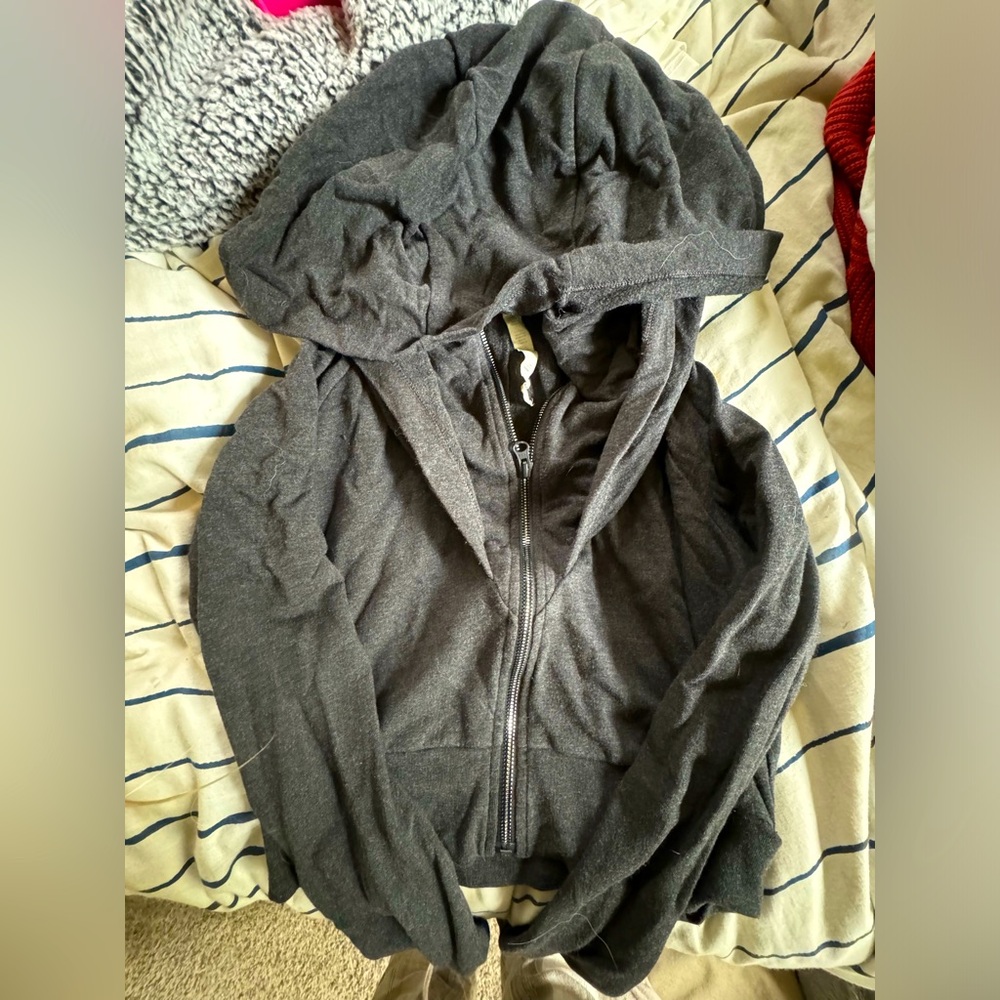 Alo yoga cropped zip up hoodie